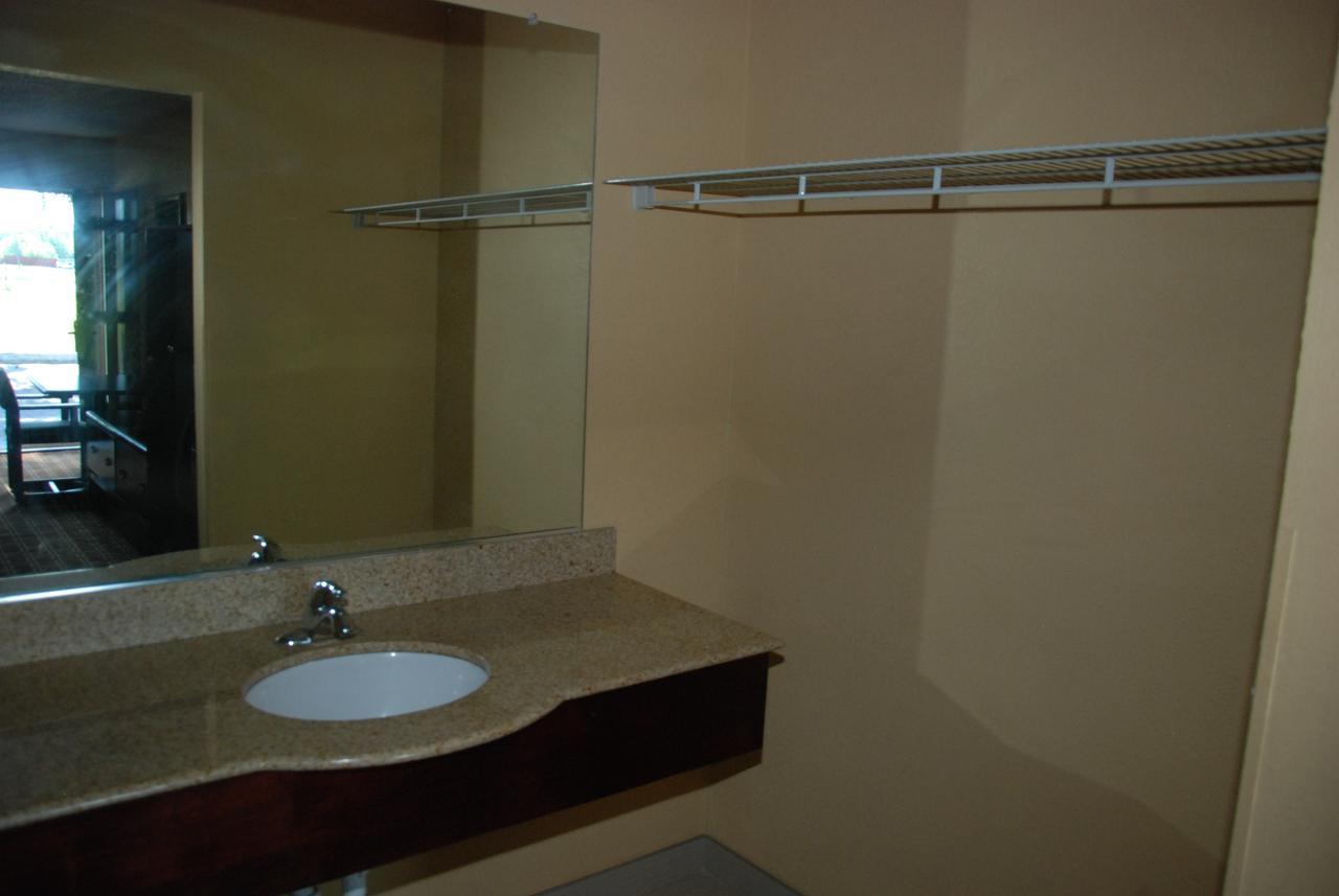 Mount Laurel Motel เฮเซิลตัน ภายนอก รูปภาพ