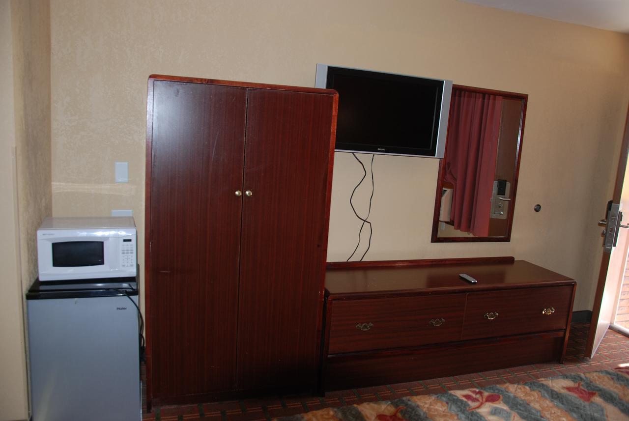 Mount Laurel Motel เฮเซิลตัน ภายนอก รูปภาพ